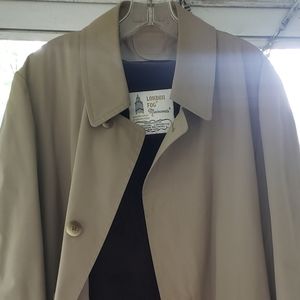 Vintage London Fog Raincoat 40 Regular, Tan/Beige Color. Very Good condition